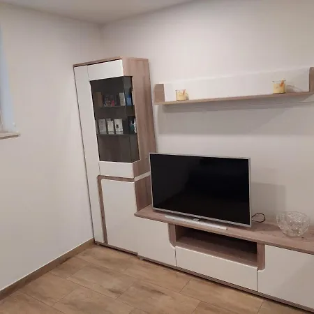 아파트 Lutikano *